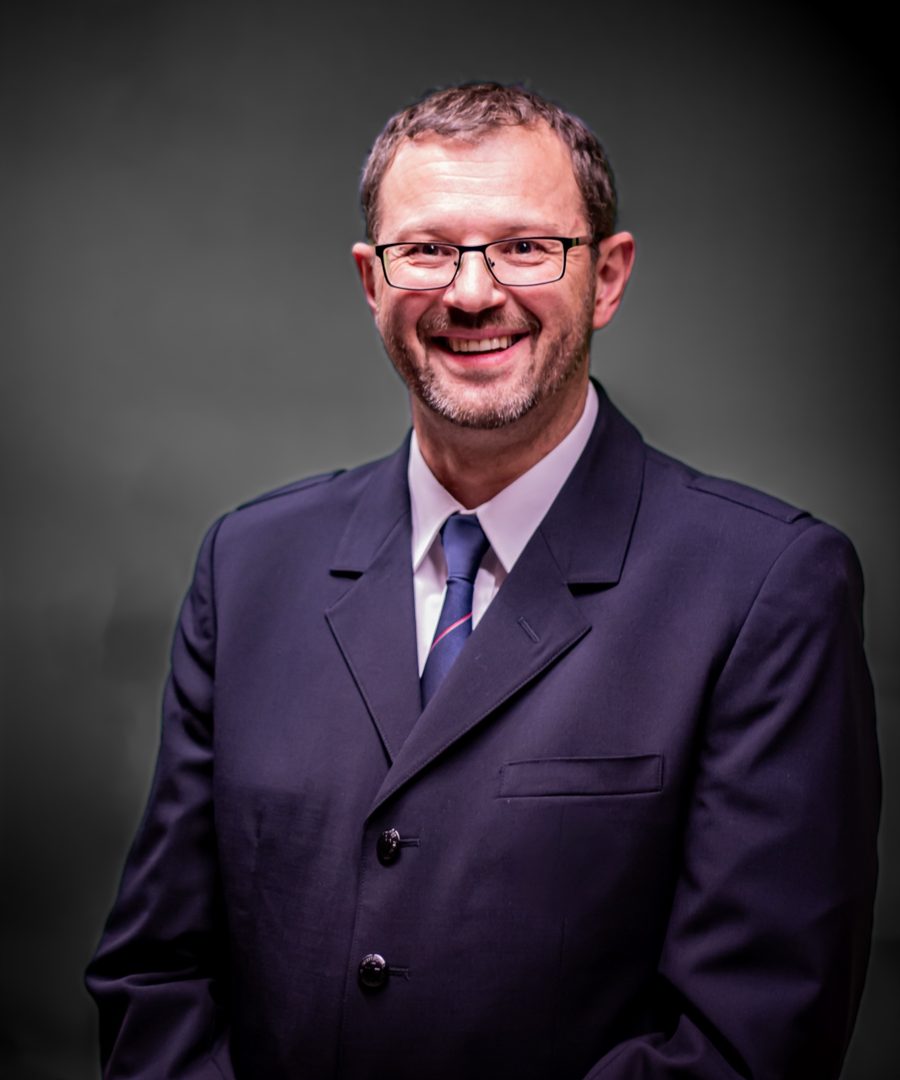Porträt von Martin Spohner in DRK-Dienstkleidung